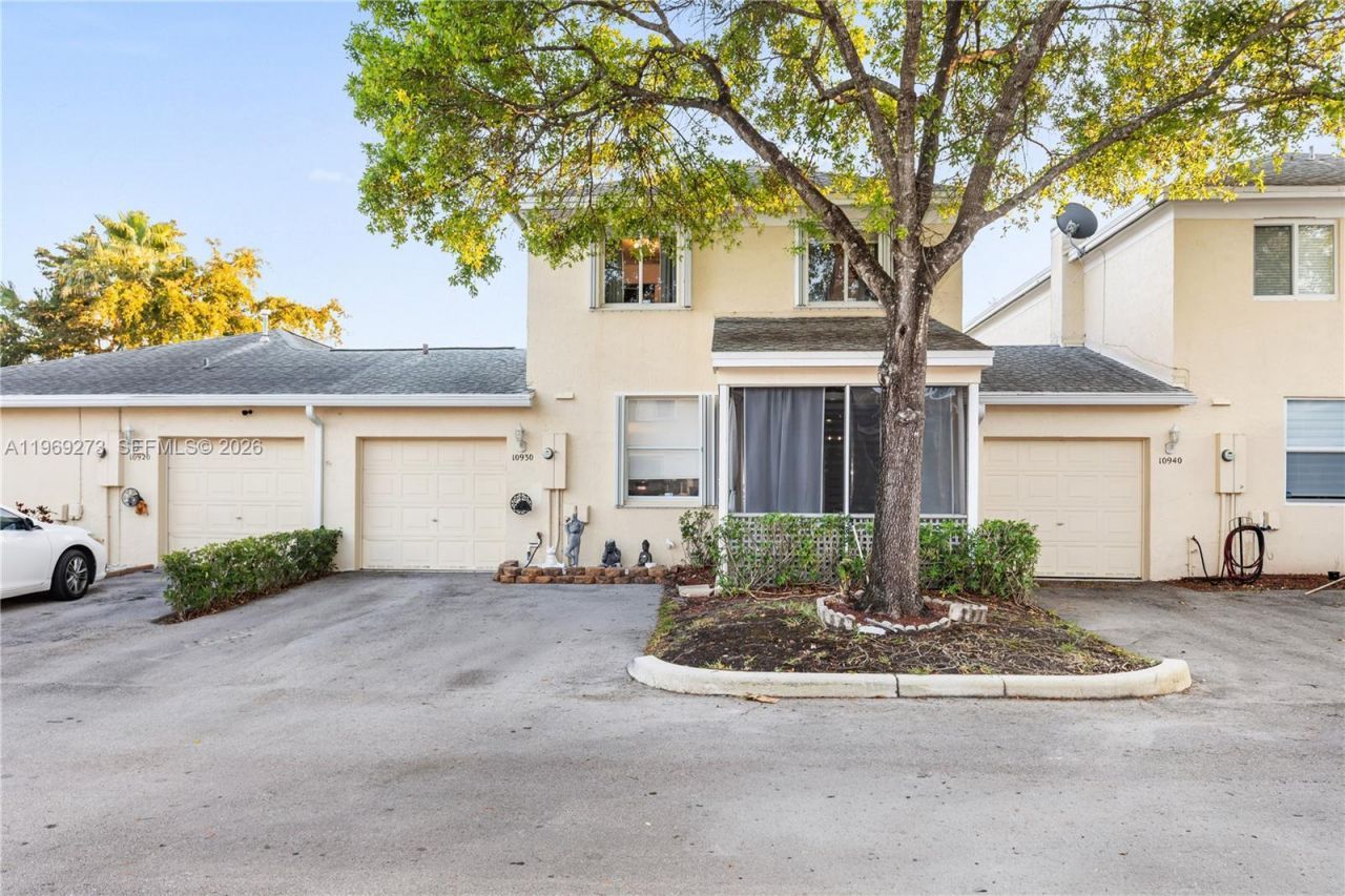 10930 Periwinkle Ln , Tamarac, FL 33321 Photo