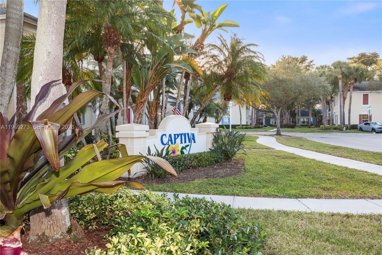 10930 Periwinkle Ln , Tamarac, FL 33321 Photo