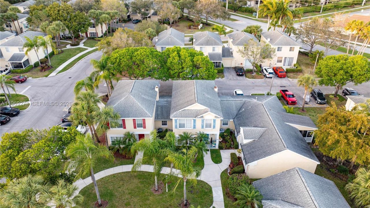 10930 Periwinkle Ln , Tamarac, FL 33321 Photo