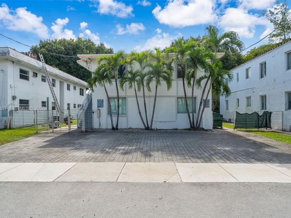 560 NE 63rd St , Unit 3, Miami, FL 33138