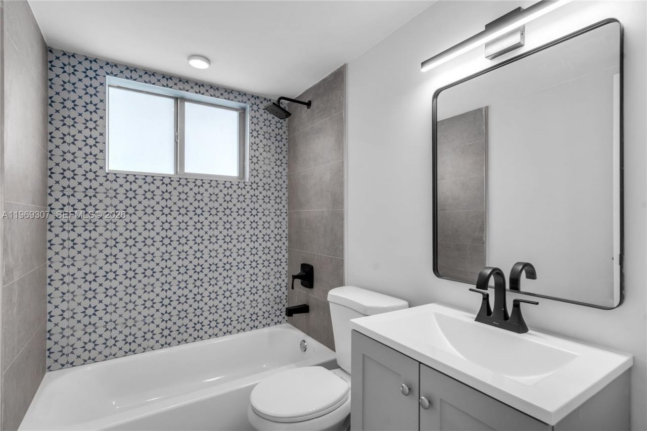 560 NE 63rd St , Unit 3, Miami, FL 33138 Photo