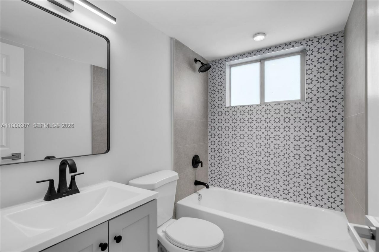 560 NE 63rd St , Unit 3, Miami, FL 33138 Photo