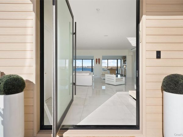 1990 Bay Boulevard, Atlantic Beach, NY 11509