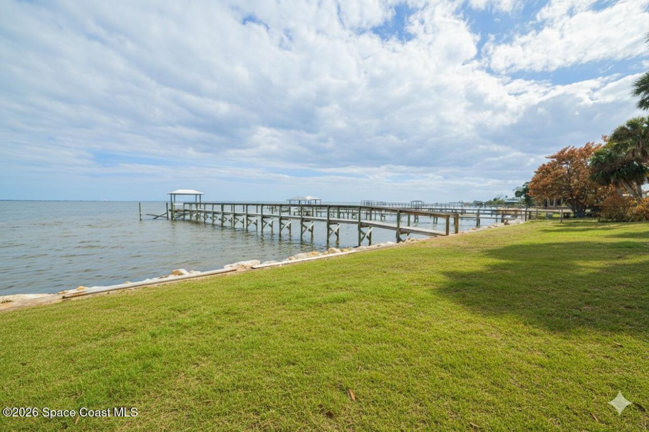 527 Indian River Avenue, Titusville, FL 32796 Photo