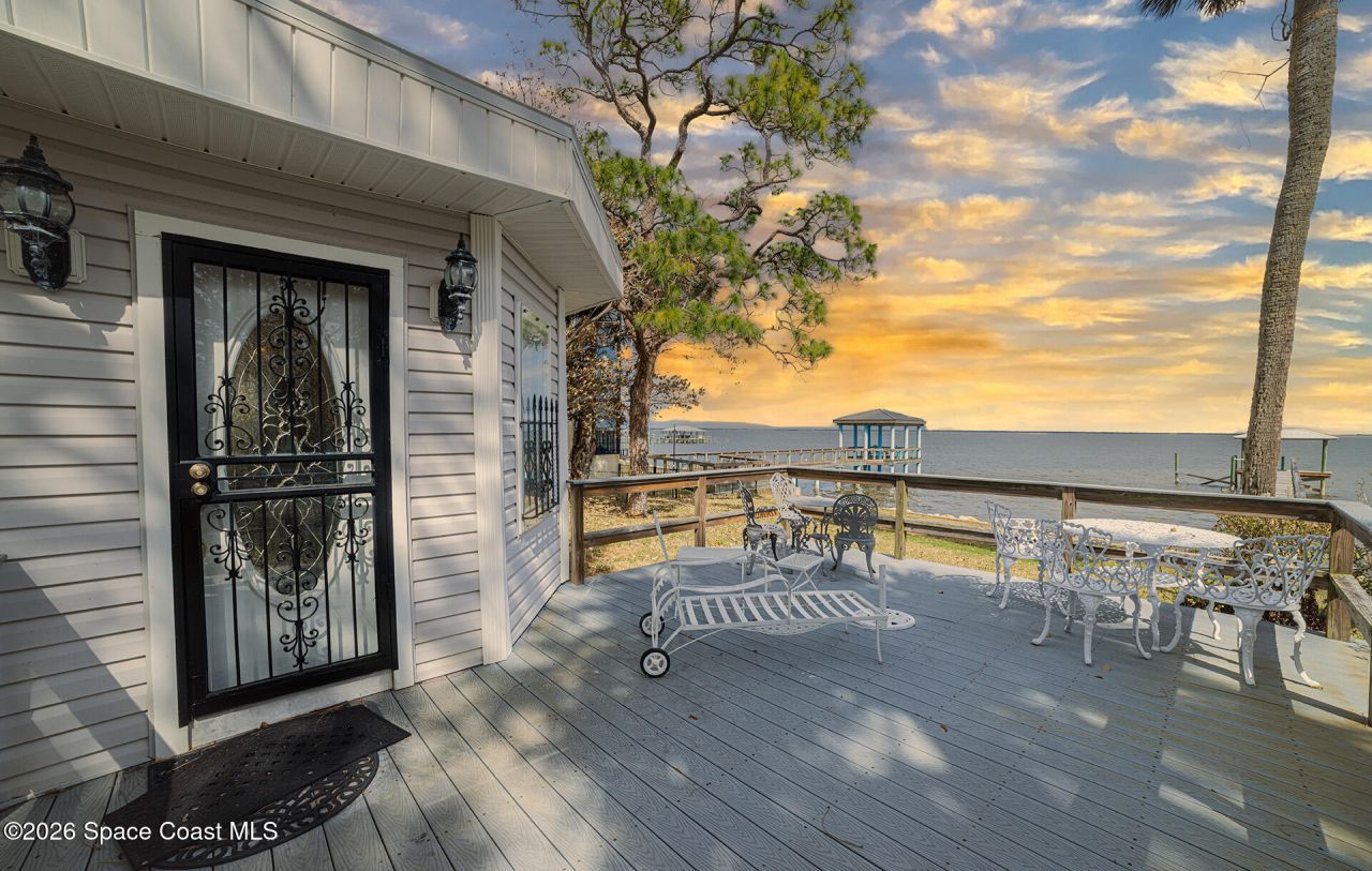 527 Indian River Avenue , Titusville, FL 32796 Photo