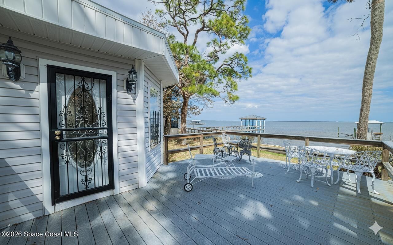 527 Indian River Avenue , Titusville, FL 32796 Photo