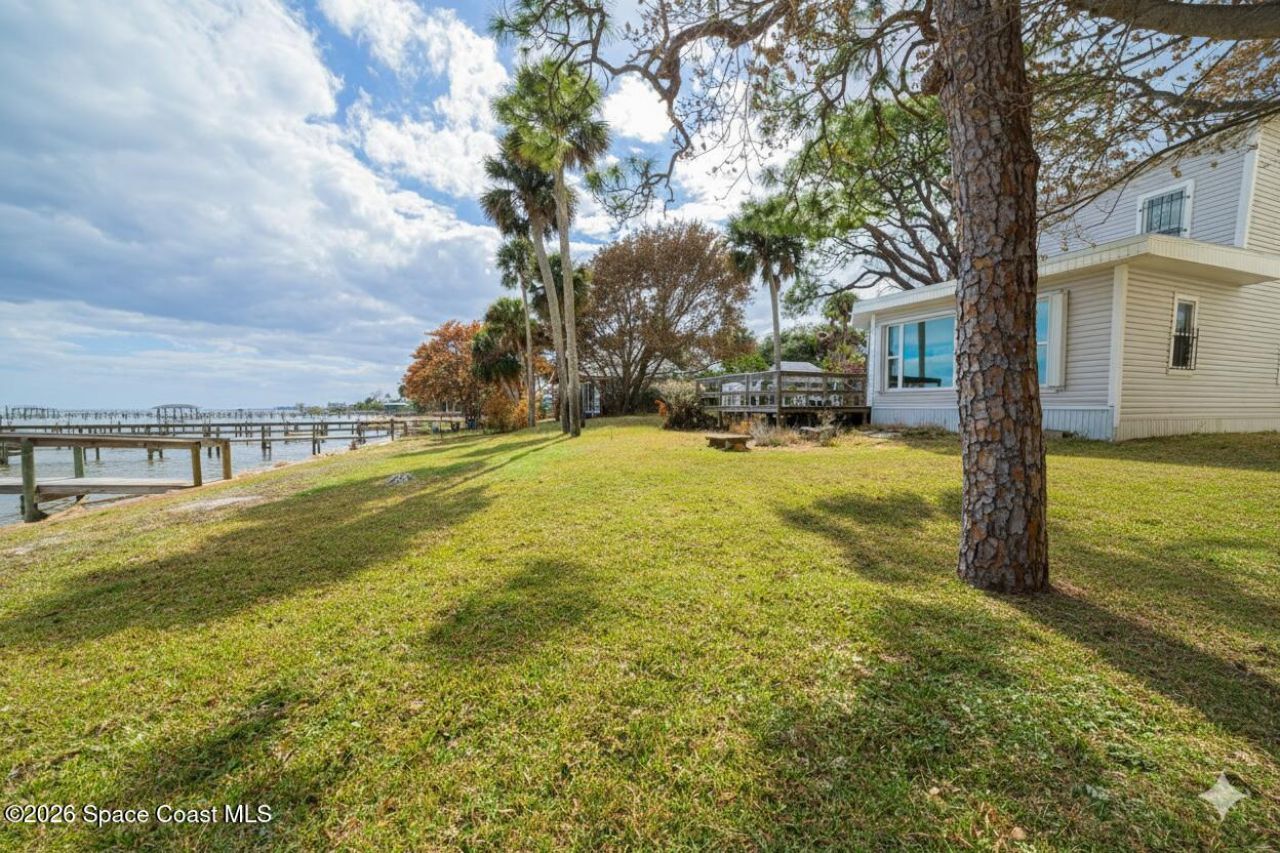 527 Indian River Avenue, Titusville, FL 32796 Photo