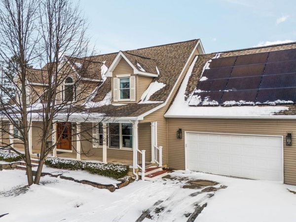4490 N Squirrel Road, Auburn Hills, MI 48326