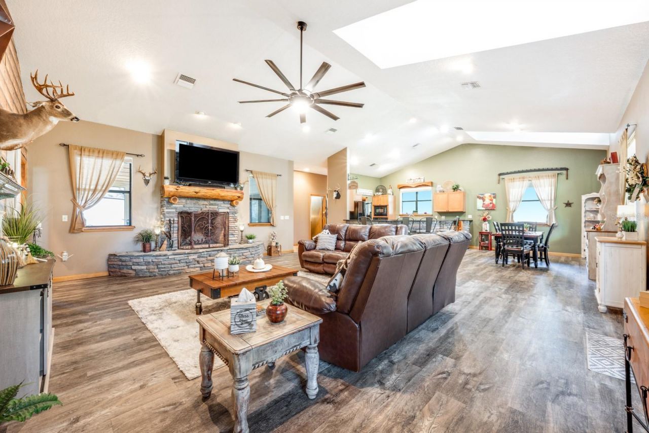 36517 N Thrill Hill Road, Eustis, FL 32736 Photo