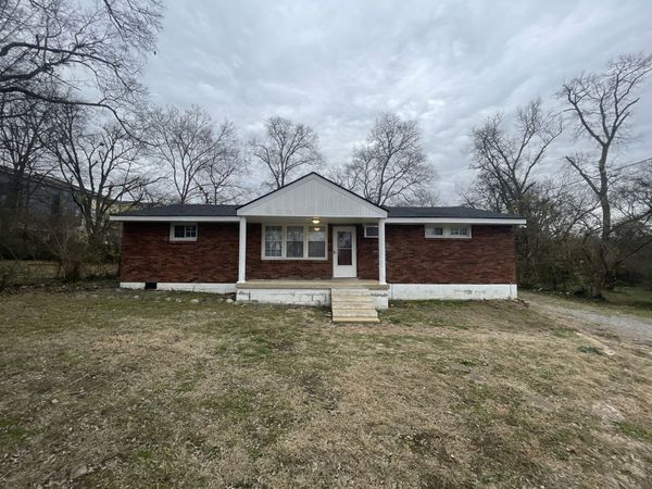 4010 Meadow Rd, Nashville, TN 37218