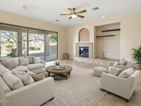 2406 E GLACIER Place, Chandler, AZ 85249