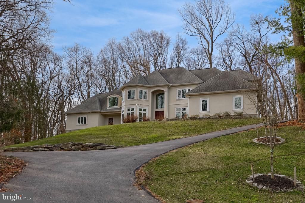 2492 SHAUB ROAD, LANCASTER, PA 17601