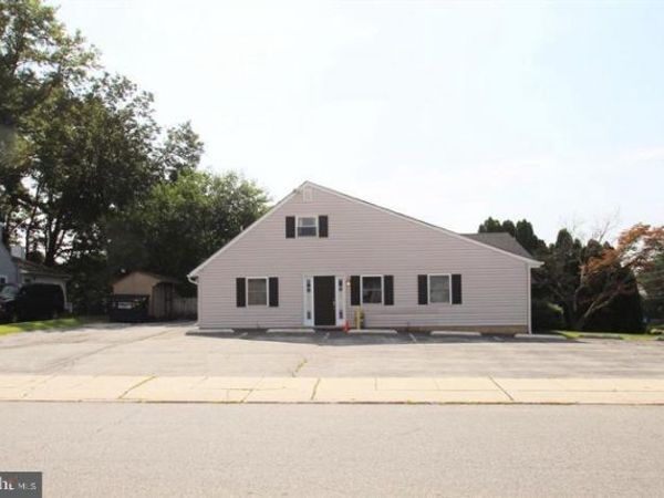 3215 EDGMONT AVENUE, BROOKHAVEN, PA 19015