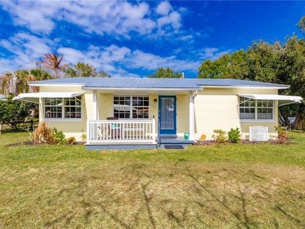 2746 1st Street, Vero Beach, FL 32968