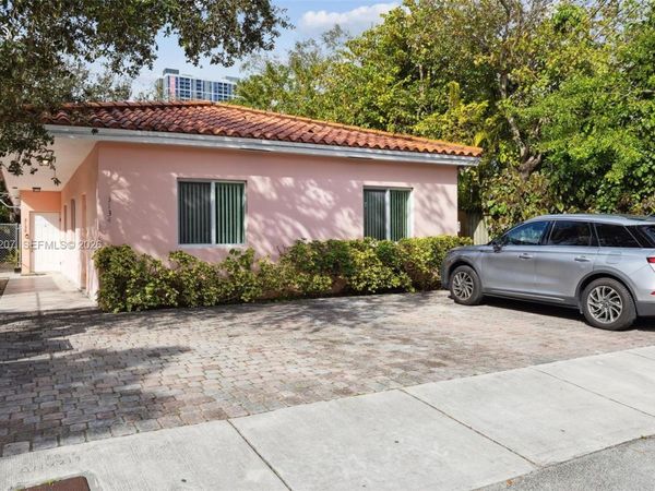 3134 Hibiscus St, Miami, FL 33133