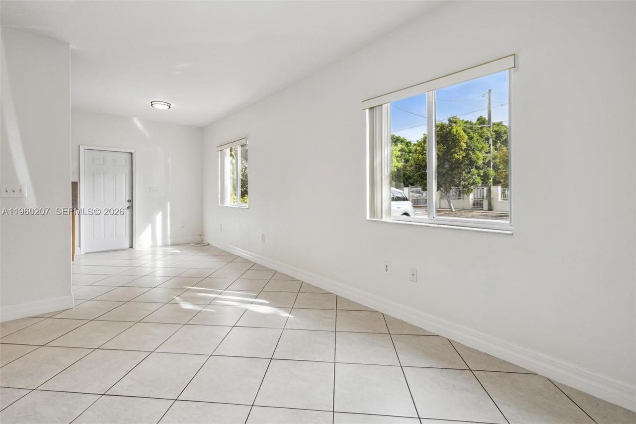 3134 Hibiscus St, Miami, FL 33133 Photo