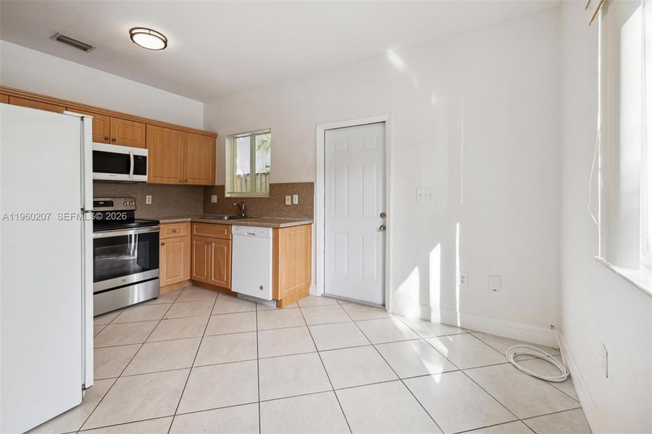 3134 Hibiscus St, Miami, FL 33133 Photo