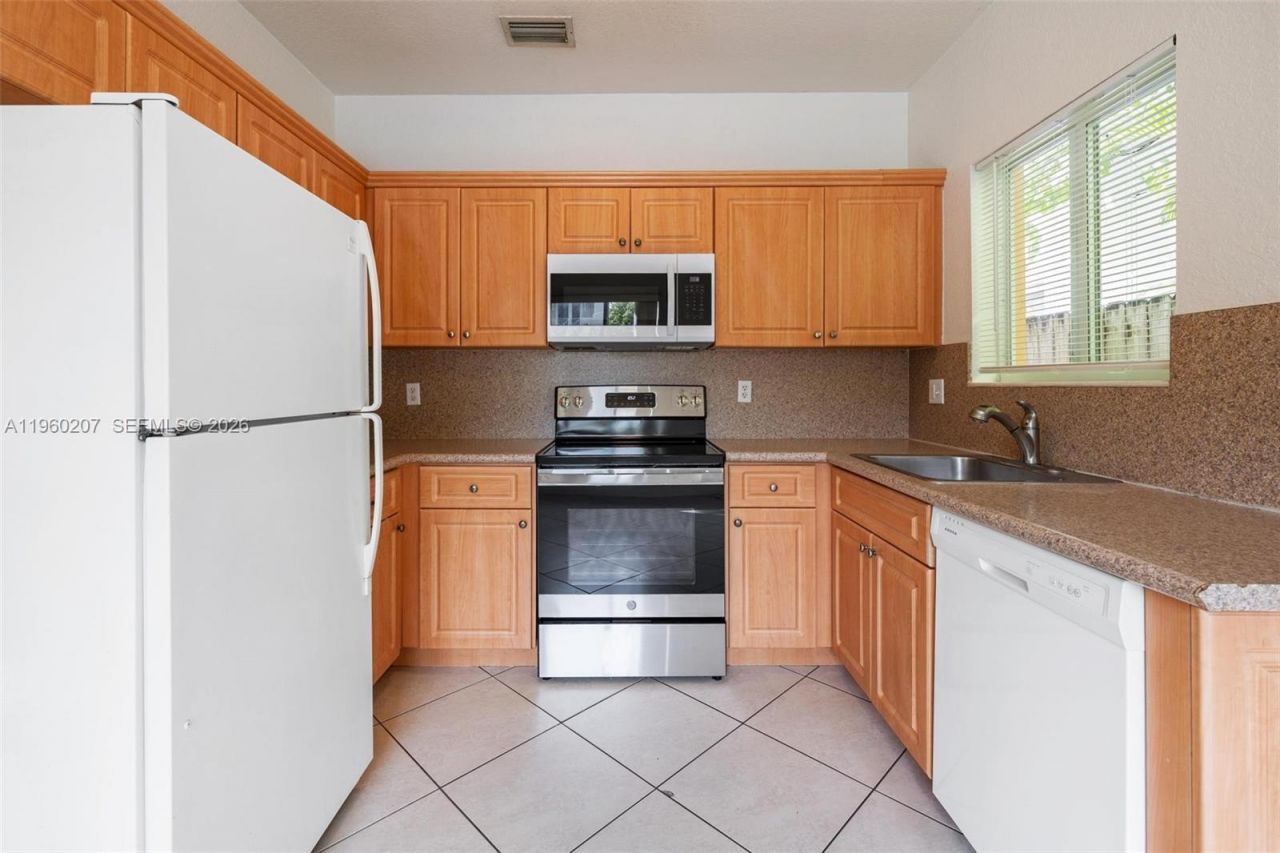 3134 Hibiscus St, Miami, FL 33133 Photo