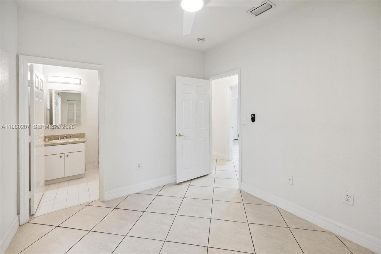 3134 Hibiscus St, Miami, FL 33133 Photo