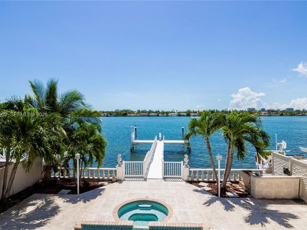 1400 Stillwater Dr, Miami Beach, FL 33141