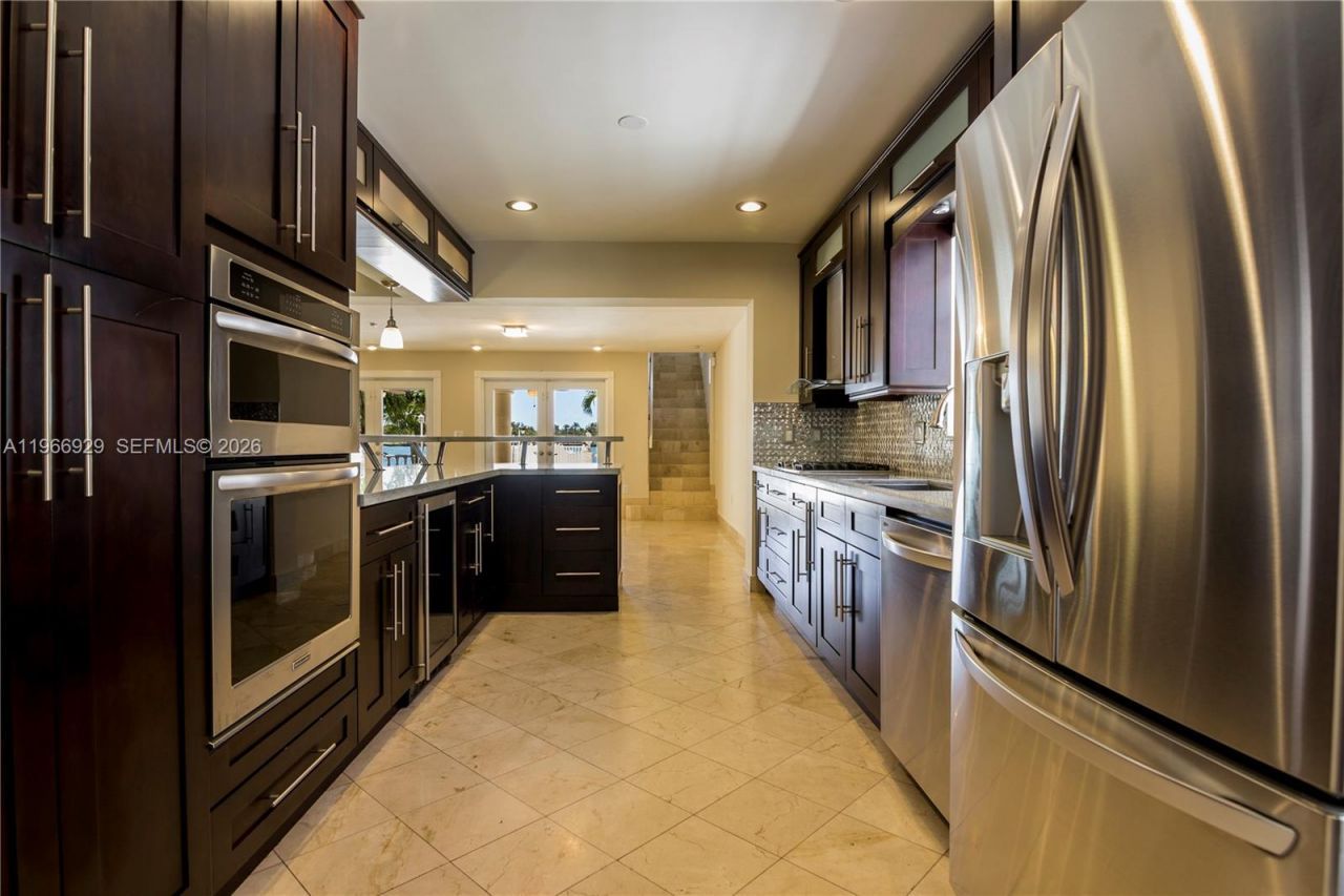 1400 Stillwater Dr, Miami Beach, FL 33141 Photo