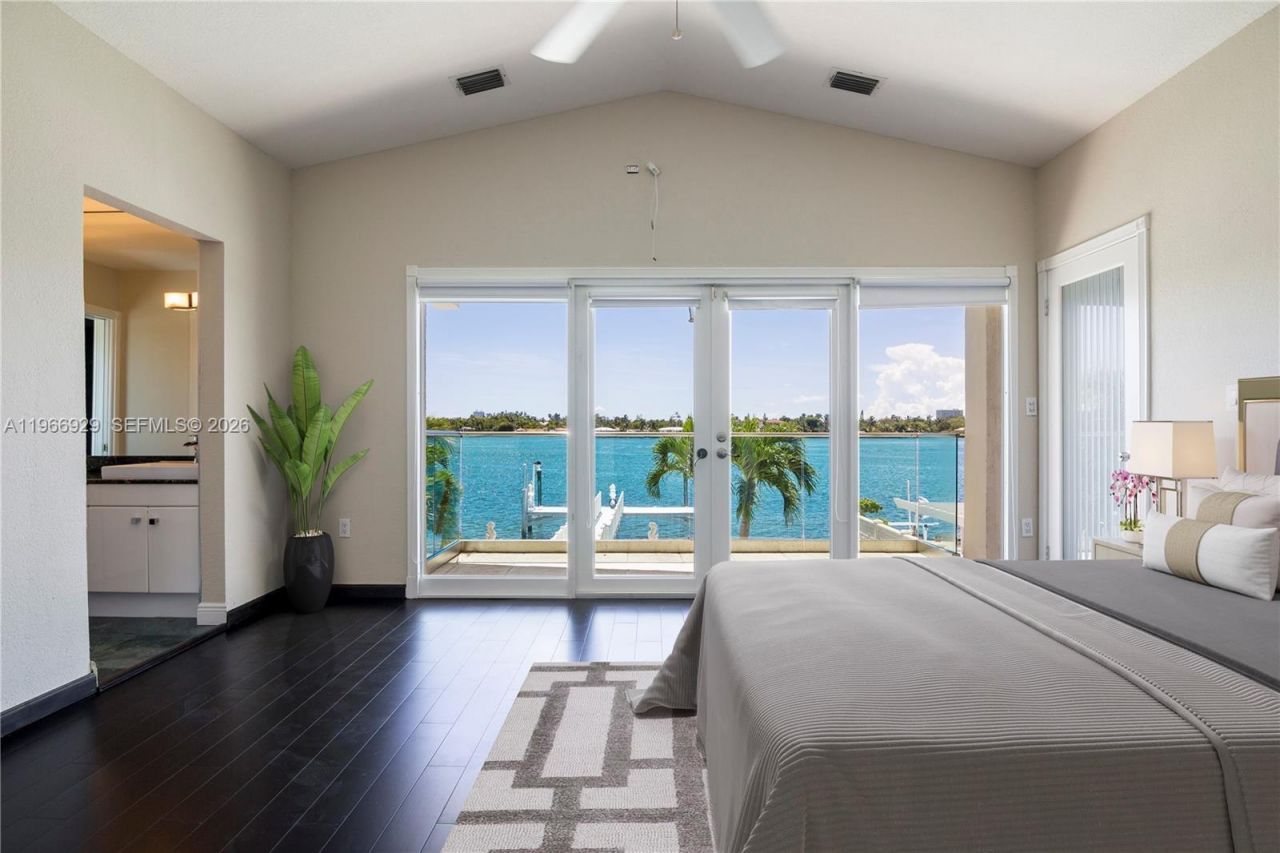 1400 Stillwater Dr, Miami Beach, FL 33141 Photo