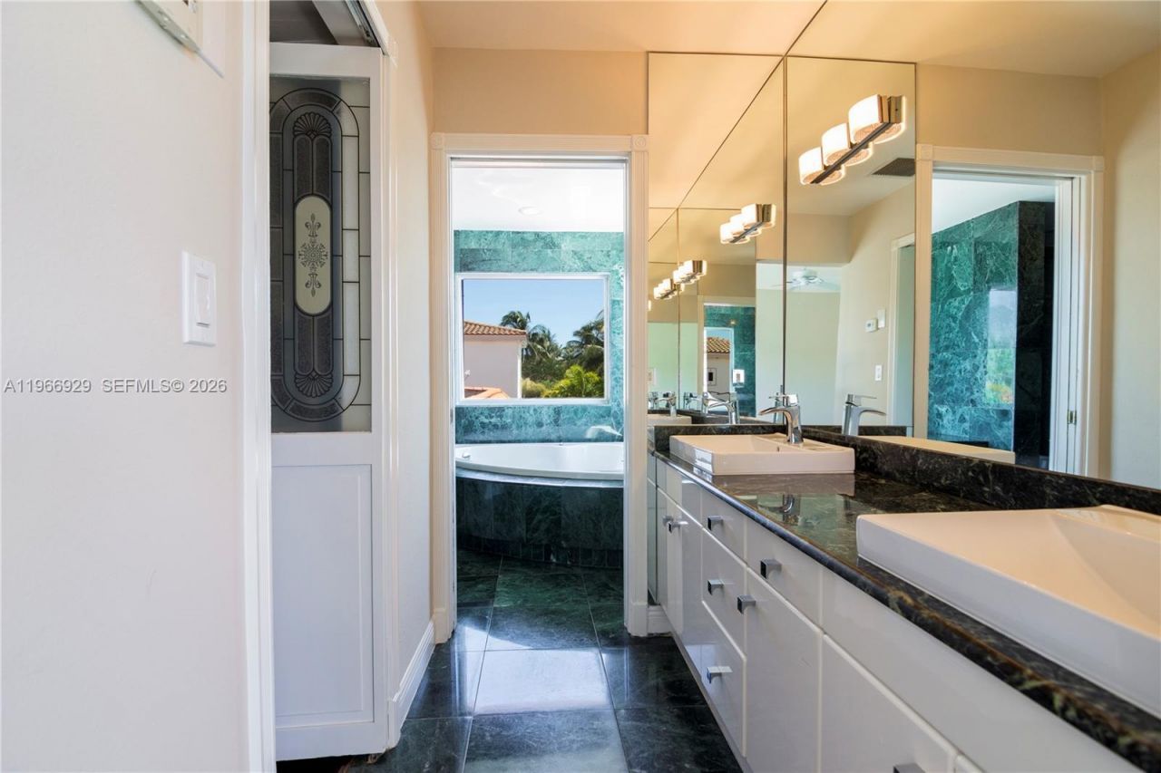 1400 Stillwater Dr, Miami Beach, FL 33141 Photo