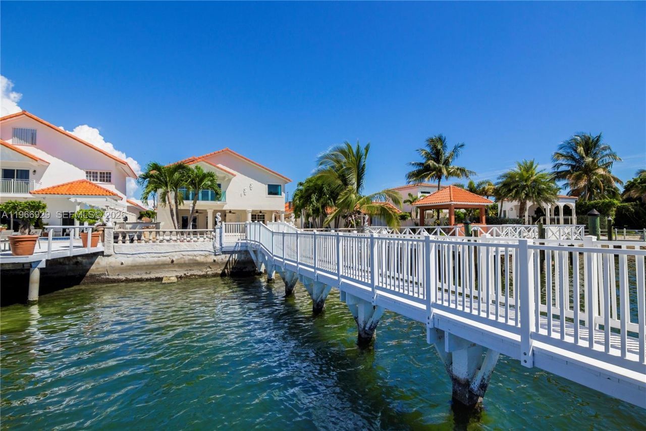 1400 Stillwater Dr, Miami Beach, FL 33141 Photo