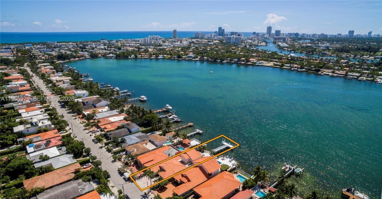 1400 Stillwater Dr, Miami Beach, FL 33141 Photo