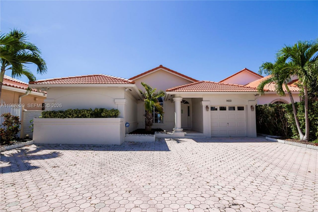 1400 Stillwater Dr, Miami Beach, FL 33141 Photo