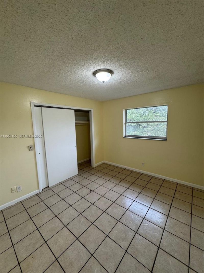927 S Pine St, Lake Worth, FL 33460 Photo