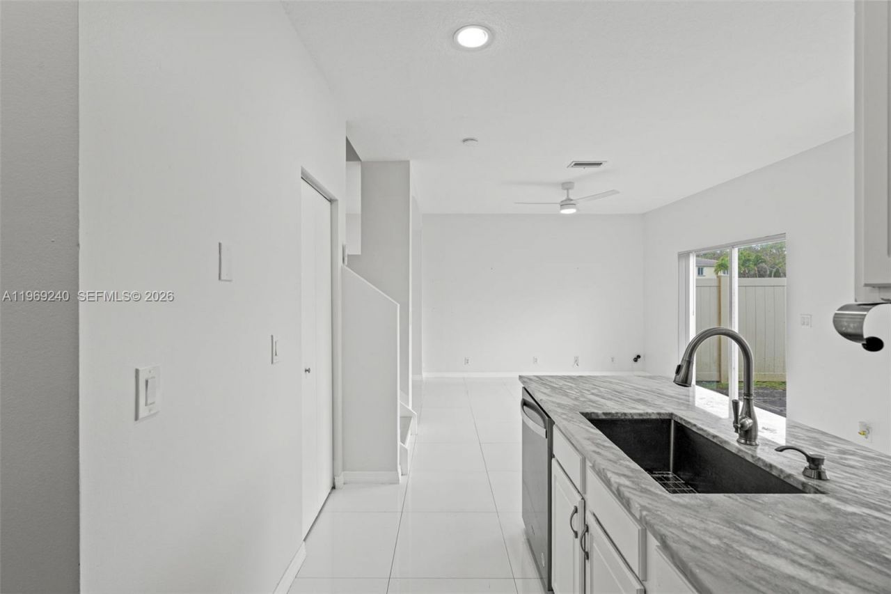 4722 Lago Vista Dr, Coconut Creek, FL 33073 Photo