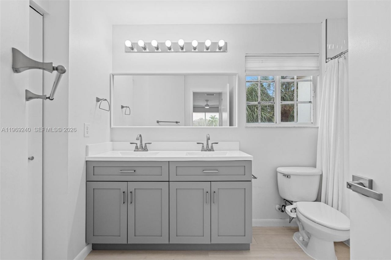 4722 Lago Vista Dr, Coconut Creek, FL 33073 Photo