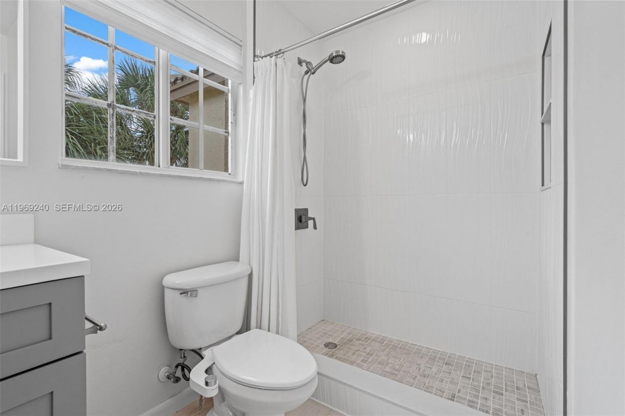 4722 Lago Vista Dr, Coconut Creek, FL 33073 Photo