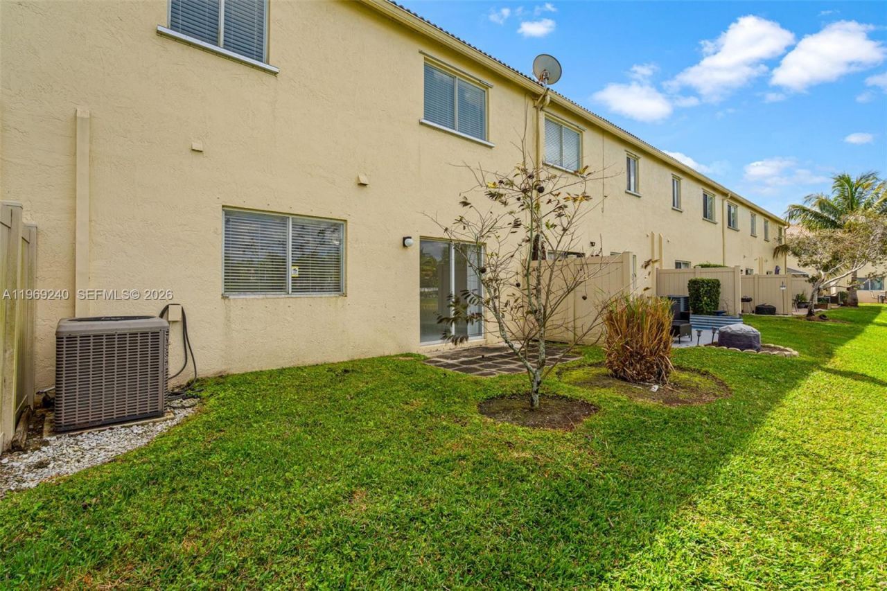 4722 Lago Vista Dr, Coconut Creek, FL 33073 Photo