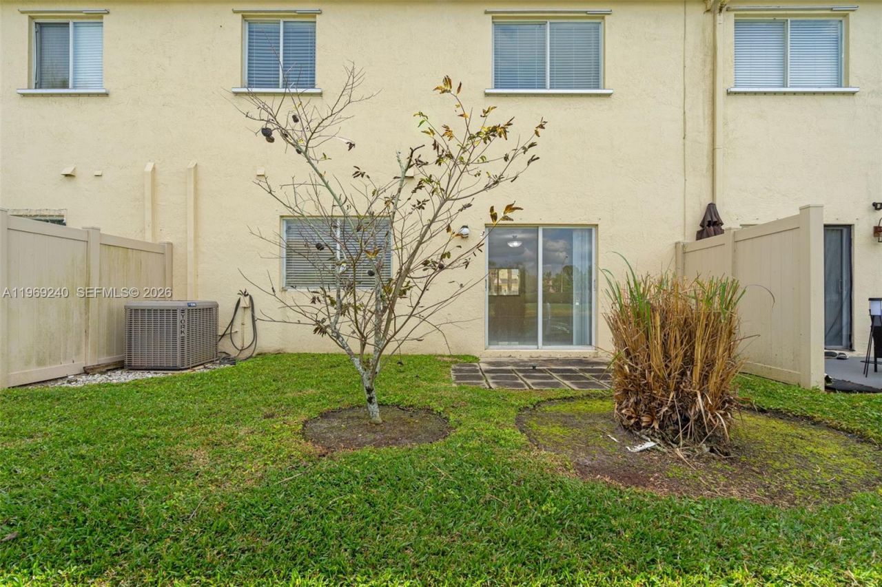 4722 Lago Vista Dr, Coconut Creek, FL 33073 Photo