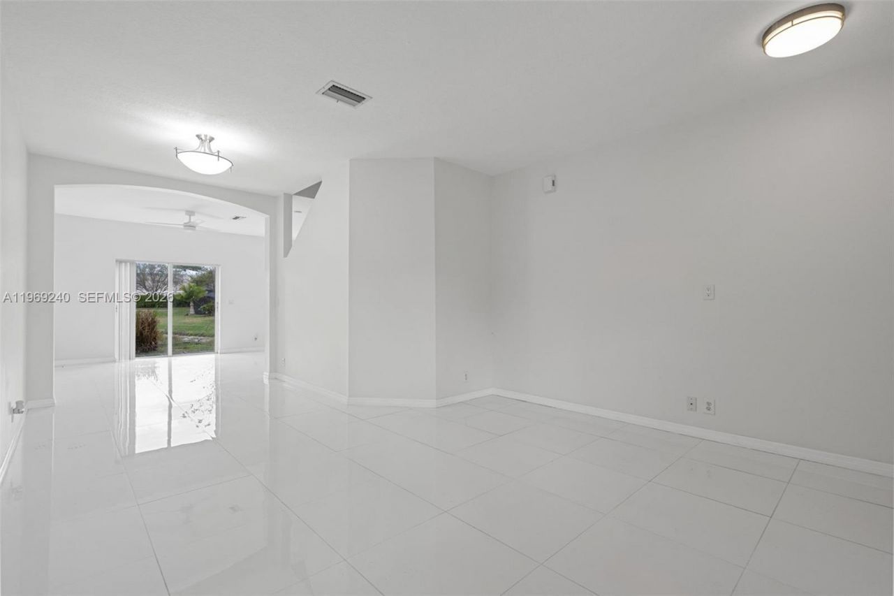 4722 Lago Vista Dr, Coconut Creek, FL 33073 Photo