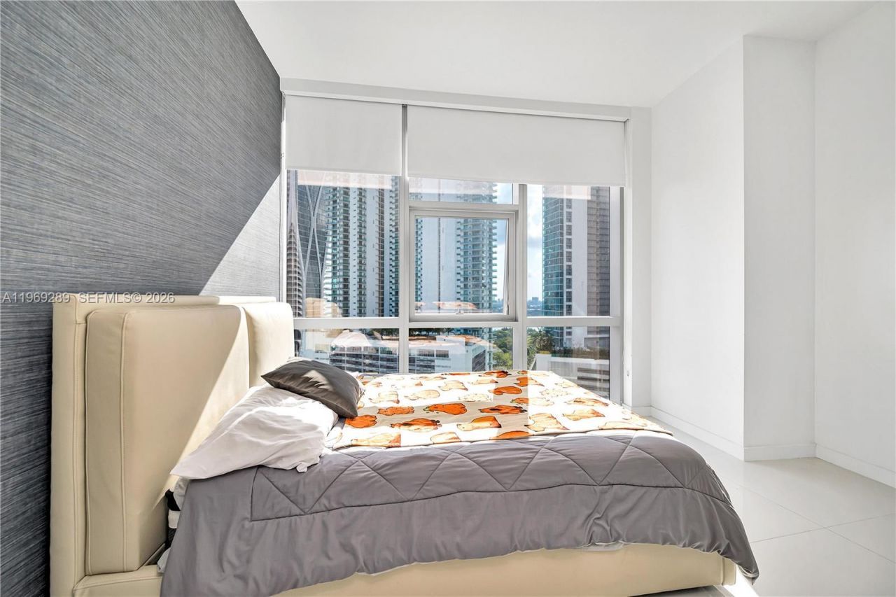 851 NE 1st Ave, Unit 1701, Miami, FL 33132 Photo