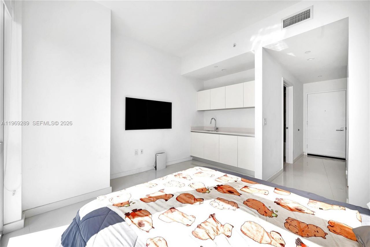 851 NE 1st Ave, Unit 1701, Miami, FL 33132 Photo