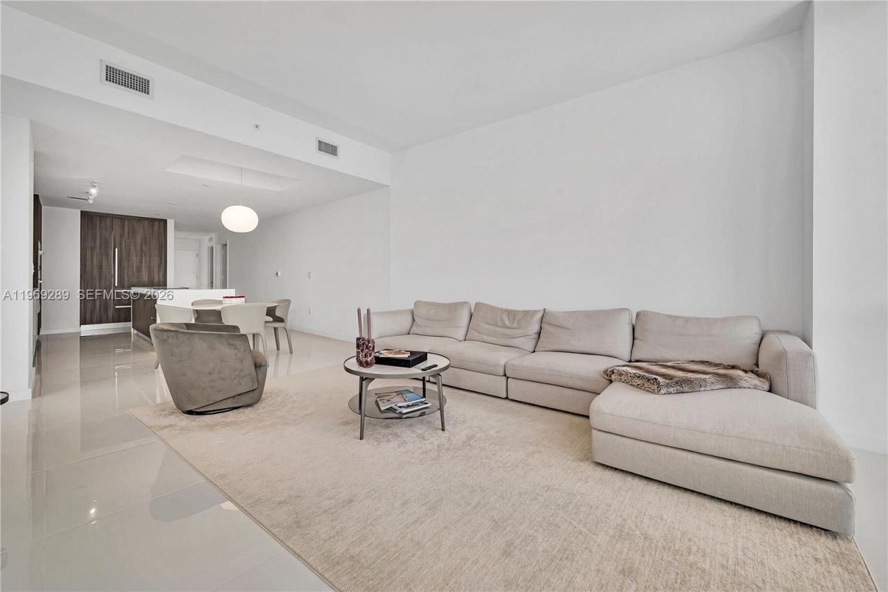 851 NE 1st Ave, Unit 1701, Miami, FL 33132 Photo