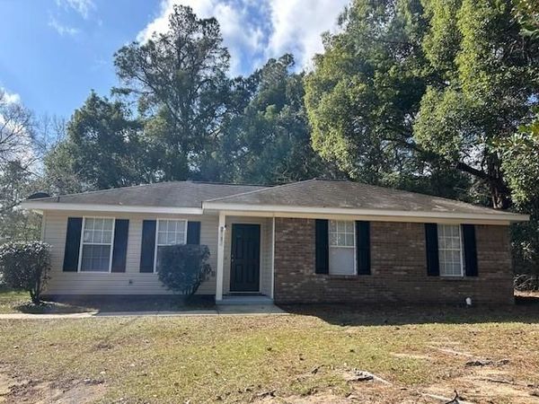 2515 Gill Road, Mobile, AL 36605