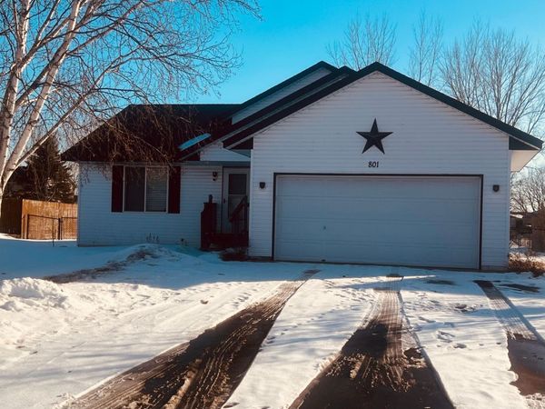 801 Cedar Street SW, Isanti, MN 55040