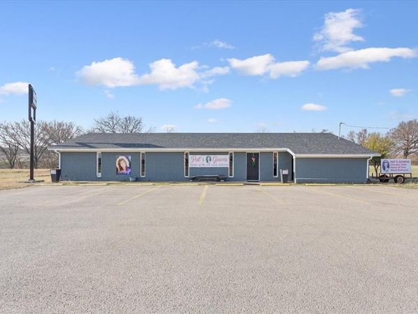 6398 S IH 35, Hewitt, TX 76643