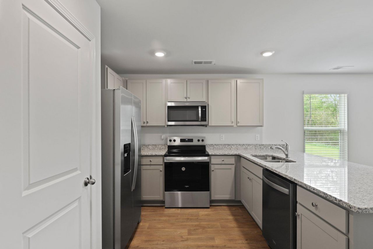 712 Striped Bass Court Photo 4