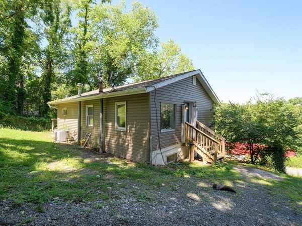 1004 College Avenue, Morgantown, WV 26505