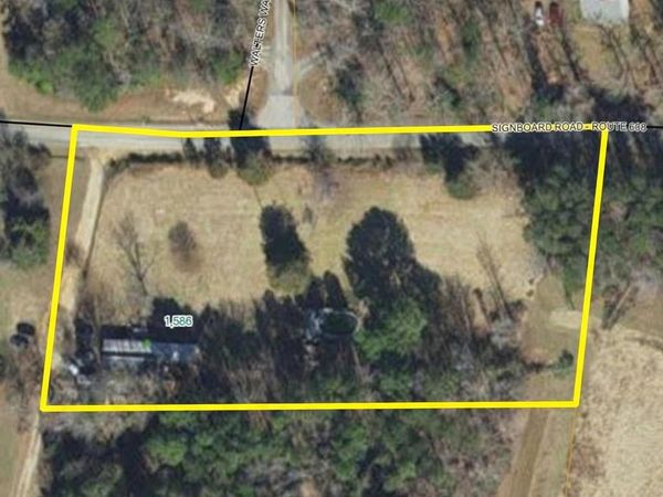 1586 SIGNBOARD ROAD, BUMPASS, VA 23024