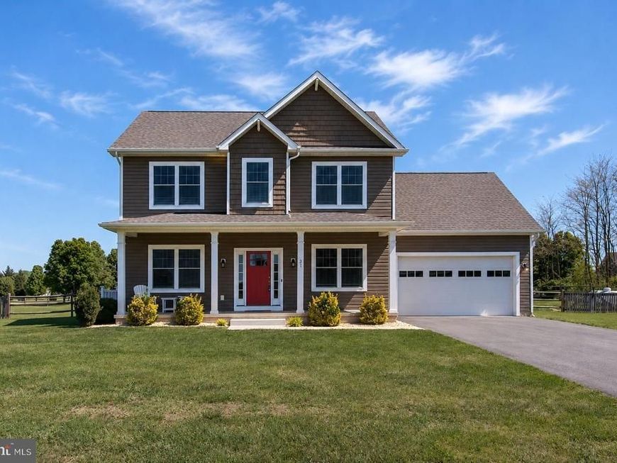 31 Hilyard Circle S, Hedgesville, WV 25427 Main Photo
