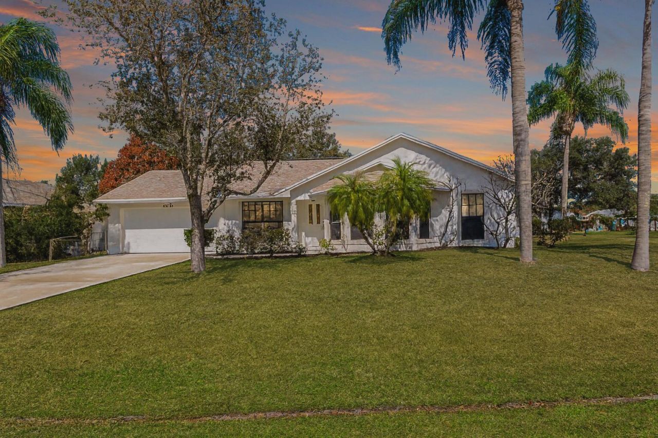 6935 NW Hershy Circle, Port Saint Lucie, FL 34983 Photo