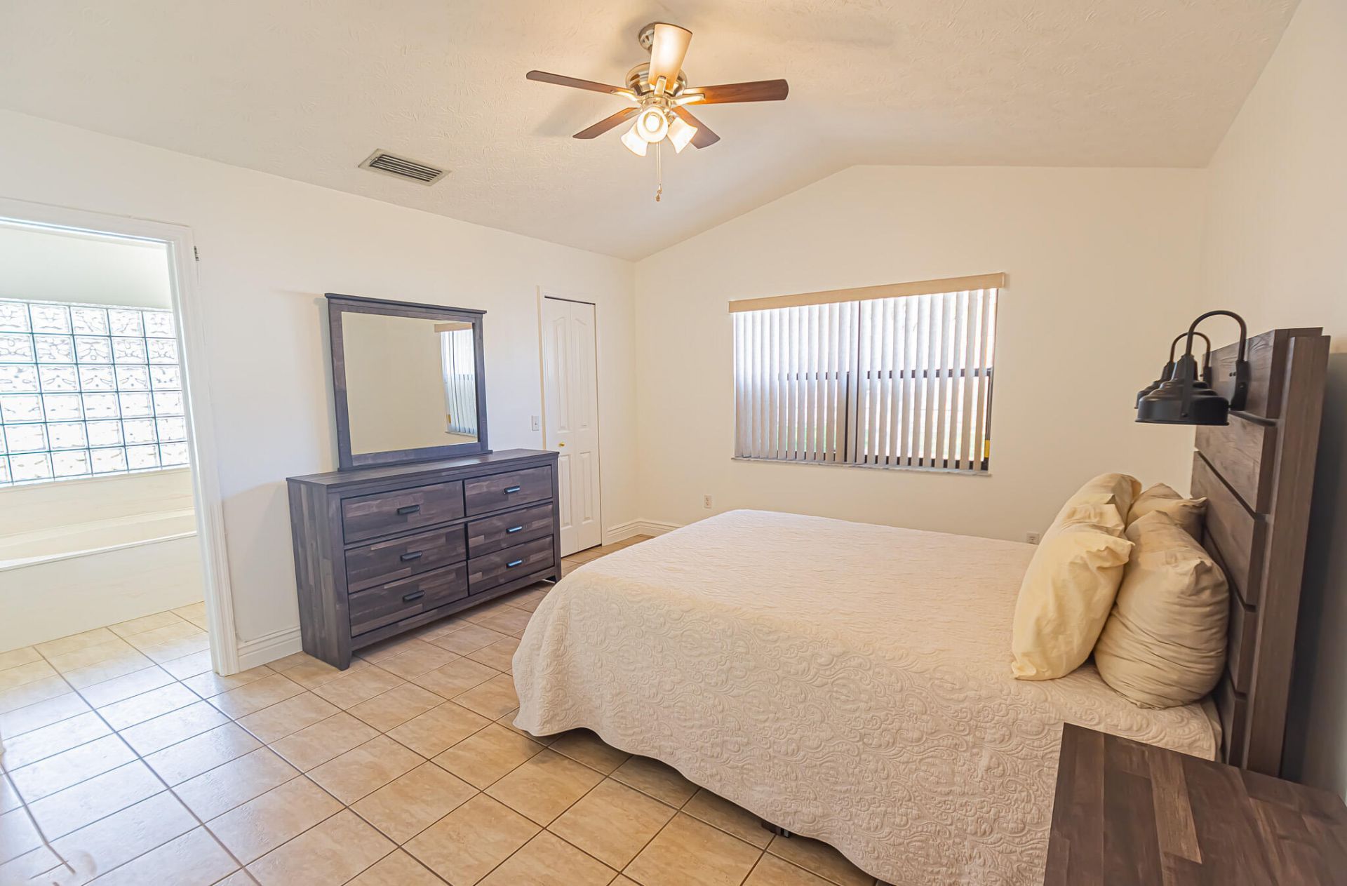 6935 NW Hershy Circle, Port Saint Lucie, FL 34983 Photo