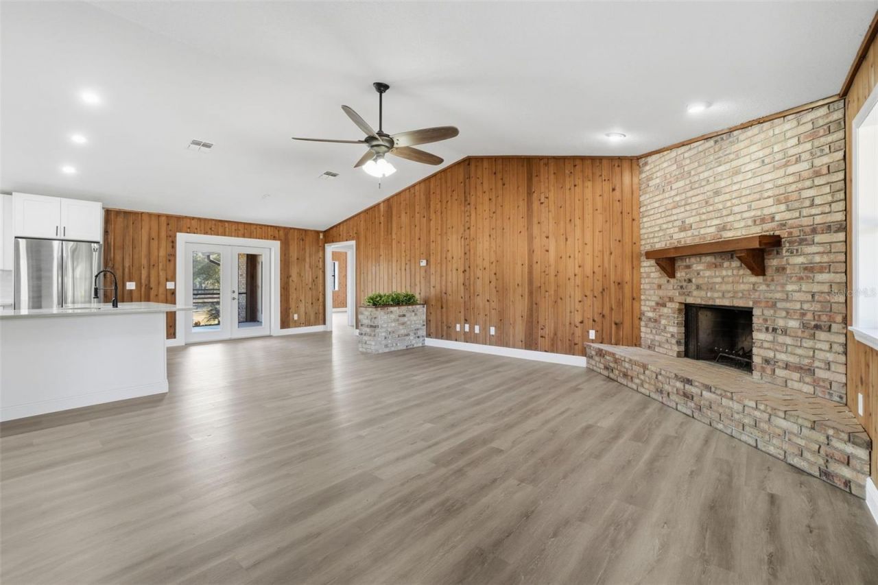 370 Sand Pine Place, Geneva, FL 32732 Photo